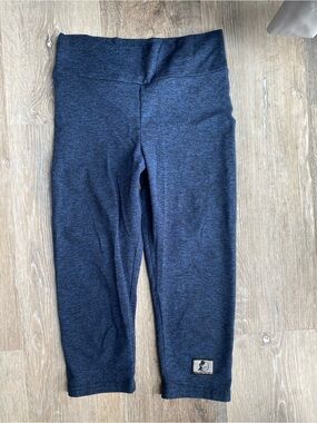 Celestial bodiez high waisted butt scrunch capris